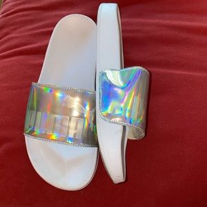 Puma Womens Leadcat Iri Slide Sandals White Silver